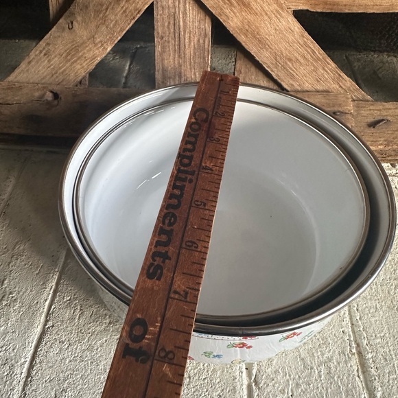 Vintage Enamel Nesting Mixing Bowls M. Kamenstein set of two (50) - Picture 4 of 9